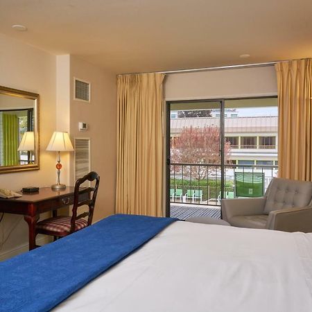 Inn At The Commons Μέντφορντ Εξωτερικό φωτογραφία