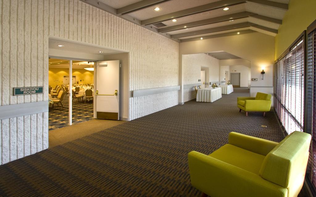 Inn At The Commons Μέντφορντ Εξωτερικό φωτογραφία
