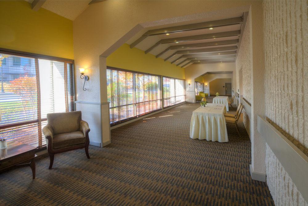 Inn At The Commons Μέντφορντ Εξωτερικό φωτογραφία