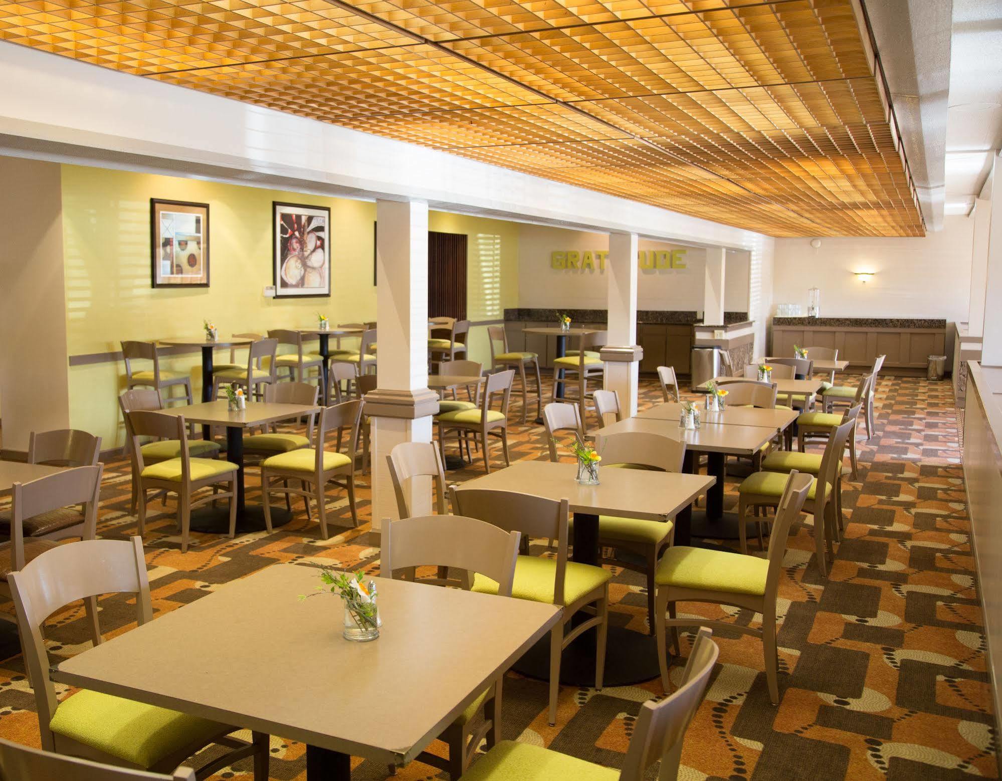 Inn At The Commons Μέντφορντ Εξωτερικό φωτογραφία