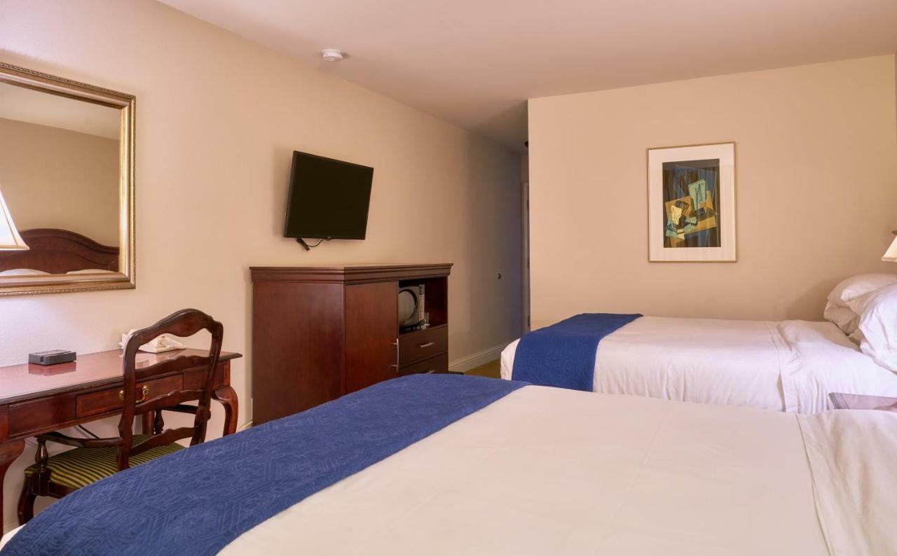 Inn At The Commons Μέντφορντ Εξωτερικό φωτογραφία